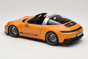 Porsche 911 992.2 Targa 4 GTS Bahama Yellow Norev 1:18 187190 Druckguss — Bild 9 von 10