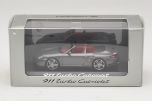 Porsche 911 997 Turbo Cabriolet Grey Metallic Minichamps 1:43 WAP02015218 Druckguss — Bild 4 von 4