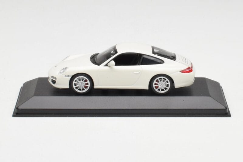 Porsche 911 997 Carrera 4S Carrara Weiß Minichamps 1:43 Porsche 911 997 Carrera 4S Carrara Weiß Minichamps 1:43 403066431 Druckguss
