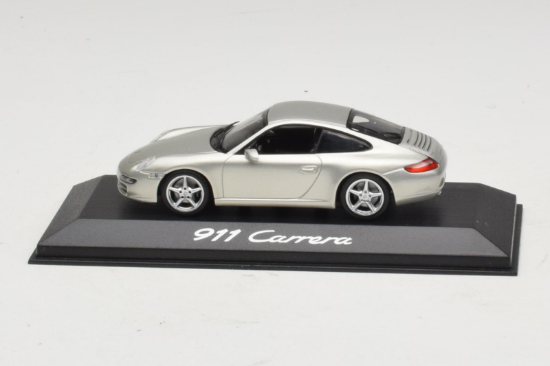 Porsche 911 997 Carrera Silver Metallic Minichamps 1:43 WAP02011515 Druckguss
