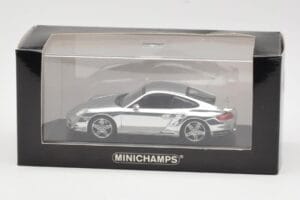 Porsche 911 997 Turbo Chrome Silver Minichamps 1:43 WAP02060816-R Druckguss — Bild 5 von 5