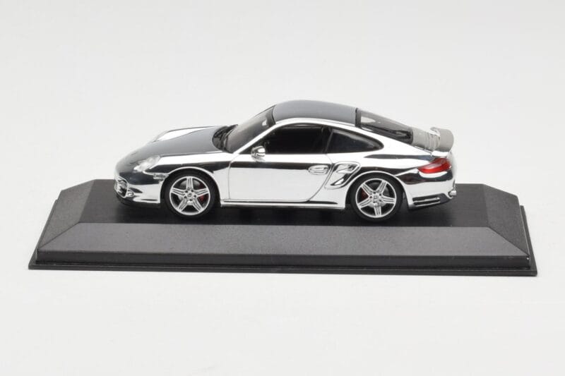 Porsche 911 997 Turbo Chrome Silver Minichamps 1:43 WAP02060816-R Druckguss
