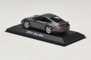 Porsche 911 997 Turbo Grey Metallic Minichamps 1:43 WAP02013016 Druckguss — Bild 3 von 5