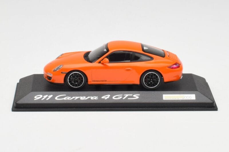 Porsche 911 997.2 Carrera 4 GTS Orange Minichamps 1:43 WAP0201140C Druckguss