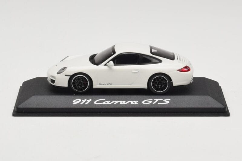 Porsche 911 997.2 Carrera GTS Weiß Minichamps 1:43 Porsche 911 997.2 Carrera GTS Weiß Minichamps 1:43 WAP0200200B Druckguss
