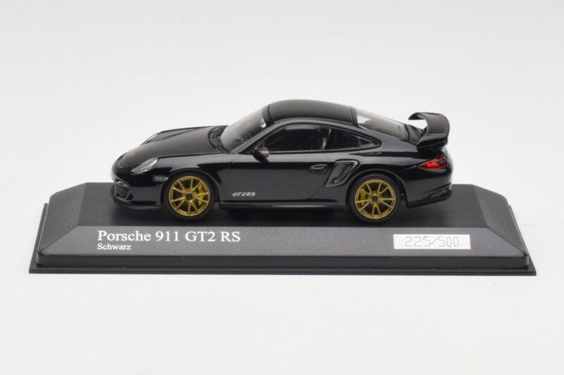 Porsche 911 997.2 GT2 RS Schwarz mit Goldenen Felgen Minichamps 1:43 400069402 Druckguss