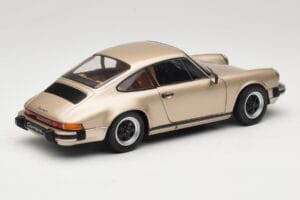 Porsche 911 Carrera 3.2 Bronze Solido 1:18 S1802602 Druckguss — Bild 3 von 8
