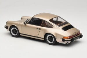 Porsche 911 Carrera 3.2 Bronze Solido 1:18 S1802602 Druckguss — Bild 7 von 8