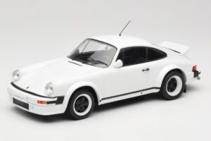 Porsche 911 SC GT Race Version IXO 1:18 18CMC007 Druckguss