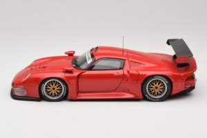 Porsche 911 GT1 Concept Rot UT Models 1:18 180966625-R1 Druckguss — Bild 4 von 8