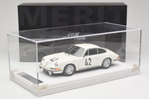 Porsche 911 S #42 R. Buchet / H. Linge Auguste Veuillet 24 Hours of Le Mans Class Winner 1967 IVY Merit 1:18 REMC006 Resin — Bild 6 von 6