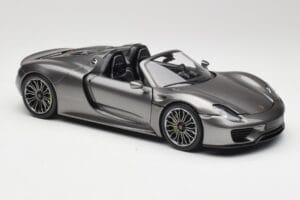 Porsche 918 Spyder Liquid Metal Silber Minichamps 1:18 110062430 Druckguss — Bild 6 von 8