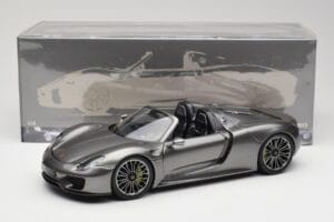 Porsche 918 Spyder Liquid Metal Silber Minichamps 1:18 110062430 Druckguss — Bild 8 von 8