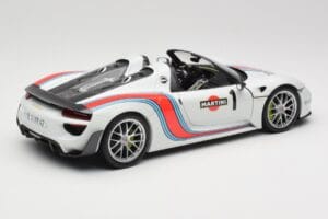 Porsche 918 Spyder Weissach Package Martini Minichamps 1:18 110062440 Druckguss — Bild 3 von 8