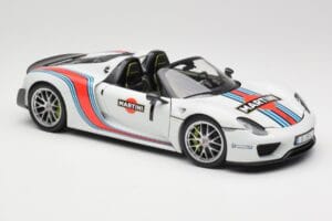 Porsche 918 Spyder Weissach Package Martini Minichamps 1:18 110062440 Druckguss — Bild 6 von 8