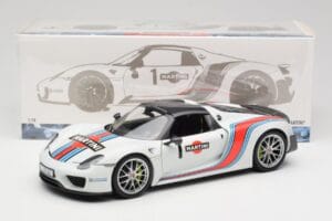 Porsche 918 Spyder Weissach Package Martini Minichamps 1:18 110062440 Druckguss — Bild 8 von 8