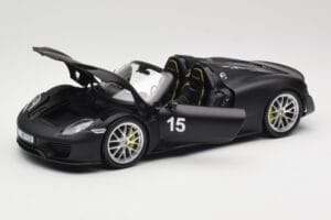 Porsche 918 Spyder Weissach Package Matt Black Minichamps 1:18 110062444 Druckguss — Bild 2 von 8
