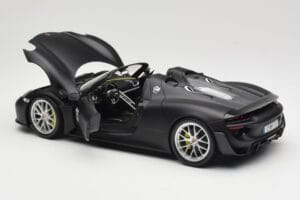 Porsche 918 Spyder Weissach Package Matt Black Minichamps 1:18 110062444 Druckguss — Bild 5 von 8