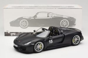Porsche 918 Spyder Weissach Package Matt Black Minichamps 1:18 110062444 Druckguss — Bild 8 von 8