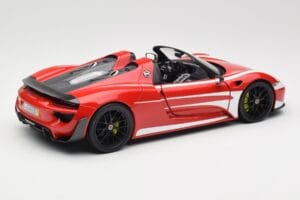 Porsche 918 Spyder Weissach Package Rot & Weiß Streifen Minichamps 1:18 110062442 Druckguss — Bild 4 von 9