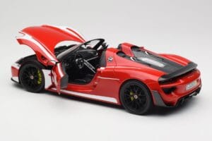 Porsche 918 Spyder Weissach Package Rot & Weiß Streifen Minichamps 1:18 110062442 Druckguss — Bild 6 von 9