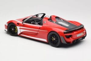 Porsche 918 Spyder Weissach Package Rot & Weiß Streifen Minichamps 1:18 110062442 Druckguss — Bild 8 von 9