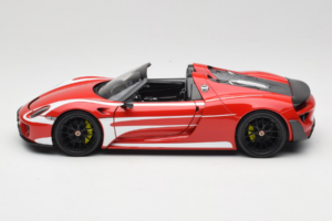Porsche 918 Spyder Weissach Package Rot Weiß Streifen Minichamps 1:18 110062442-O1 Druckguss — Bild 4 von 8
