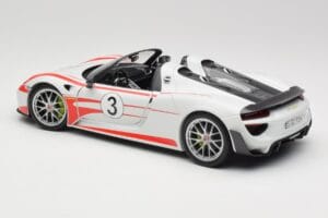 Porsche 918 Spyder Weissach Package Salzburg Minichamps 1:18 110062441 Druckguss — Bild 7 von 8