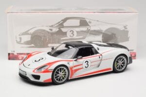 Porsche 918 Spyder Weissach Package Salzburg Minichamps 1:18 110062441 Druckguss — Bild 8 von 8