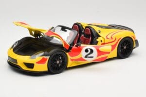 Porsche 918 Spyder Weissach Package Gelb Mit Streifen Minichamps 1:18 110062446 Druckguss — Bild 2 von 8