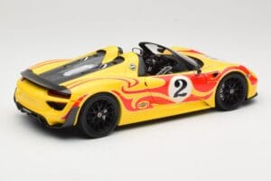 Porsche 918 Spyder Weissach Package Gelb Mit Streifen Minichamps 1:18 110062446 Druckguss — Bild 3 von 8