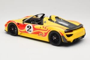 Porsche 918 Spyder Weissach Package Gelb Mit Streifen Minichamps 1:18 110062446 Druckguss — Bild 7 von 8