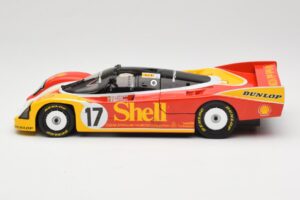 Porsche 962C Group C #17 D. Bell / H-J. Stuck / K. Ludwig 24 Hours of Le Mans 1988 Universal Hobbies 1:18 4704 Druckguss — Bild 4 von 8