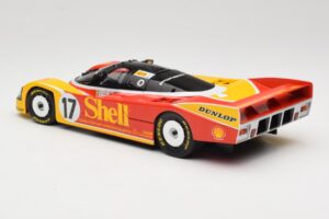 Porsche 962C Group C #17 D. Bell / H-J. Stuck / K. Ludwig 24 Hours of Le Mans 1988 Universal Hobbies 1:18 4704 Druckguss — Bild 7 von 8