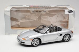 Porsche Boxster 986 Cabriolet Arctic Silber Metallic UT Models 1:18 27852 Druckguss — Bild 8 von 8