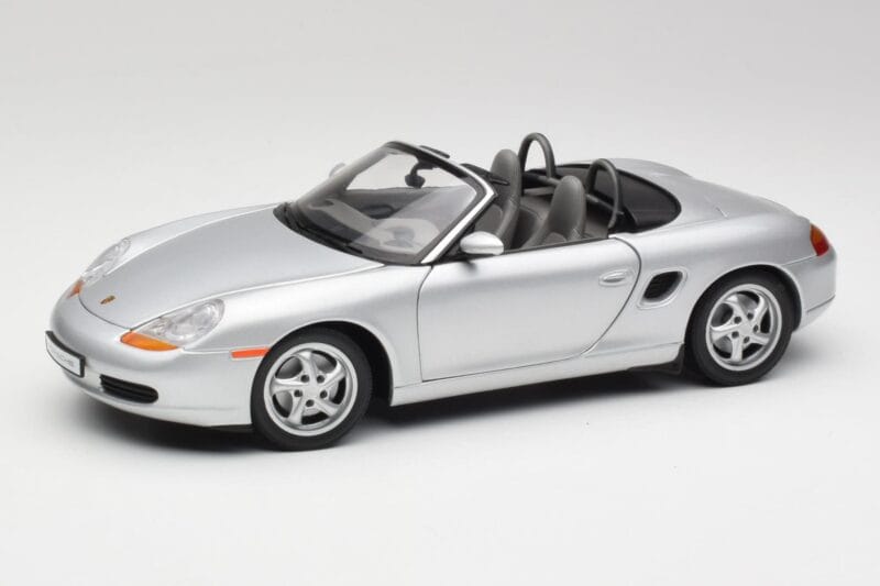 Porsche Boxster 986 Cabriolet Arctic Silber Metallic UT Models 1:18 27852 Druckguss
