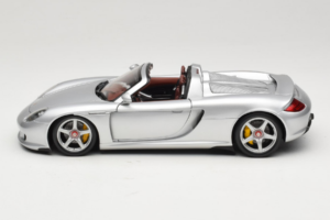 Porsche Carrera GT Silver Metallic Minichamps 1:18 WAP02103014 Druckguss — Bild 4 von 8