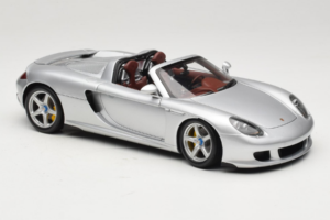 Porsche Carrera GT Silver Metallic Minichamps 1:18 WAP02103014 Druckguss — Bild 6 von 8
