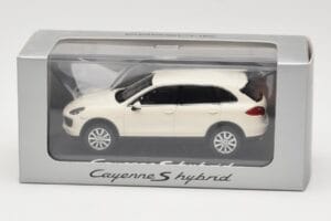 Porsche Cayenne 958 S Hybrid Weiß Minichamps 1:43 WAP0200040B Druckguss — Bild 4 von 4