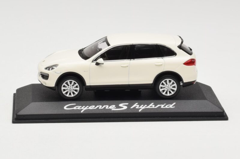 Porsche Cayenne 958 S Hybrid Weiß Minichamps 1:43 WAP0200040B Druckguss