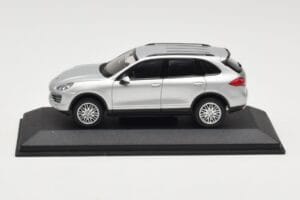 Porsche Cayenne 958 Silber Minichamps 1:43 WAP0200020B Druckguss