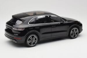 Porsche Cayenne 958 Turbo S Schwarz Minichamps 1:18 155066070 Druckguss — Bild 2 von 6