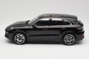 Porsche Cayenne 958 Turbo S Schwarz Minichamps 1:18 155066070 Druckguss — Bild 3 von 6