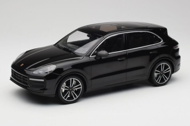 Porsche Cayenne 958 Turbo S Schwarz Minichamps 1:18 155066070 Druckguss