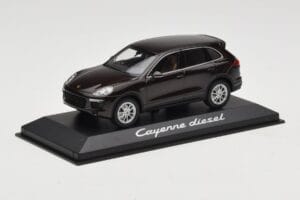 Porsche Cayenne 958 Diesel Acajou Brown Minichamps 1:43 WAP0200030E Druckguss — Bild 2 von 4