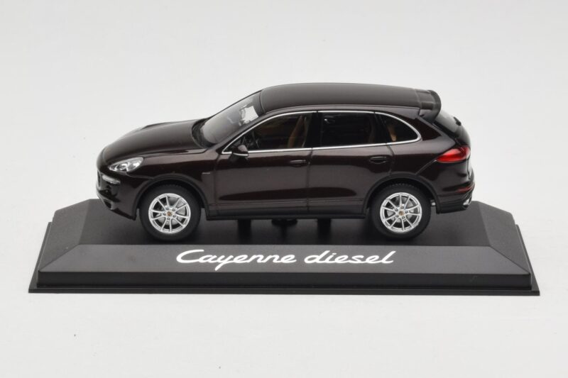 Porsche Cayenne 958 Diesel Acajou Brown Minichamps 1:43 WAP0200030E Druckguss