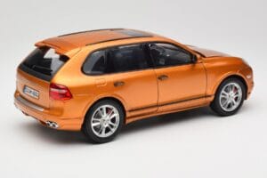 Porsche Cayenne GTS Lava Orange Norev 1:18 187535 Druckguss — Bild 3 von 8