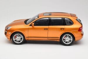Porsche Cayenne GTS Lava Orange Norev 1:18 187535 Druckguss — Bild 4 von 8