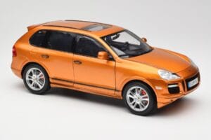 Porsche Cayenne GTS Lava Orange Norev 1:18 187535 Druckguss — Bild 6 von 8