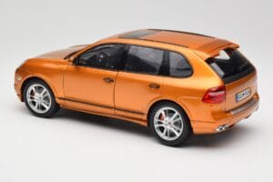 Porsche Cayenne GTS Lava Orange Norev 1:18 187535 Druckguss — Bild 7 von 8